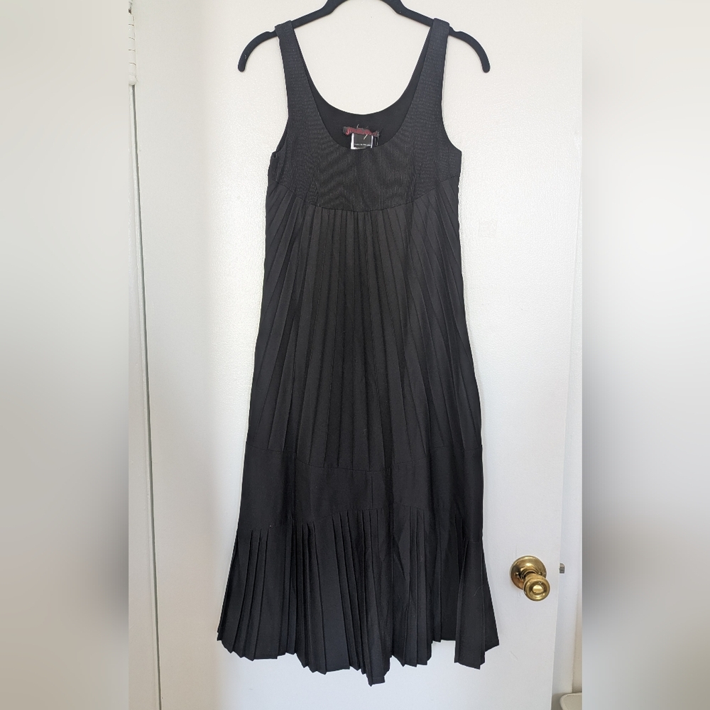 NWT Chic Black Pleated Midi Dress